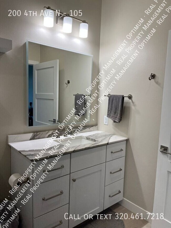 Building Photo - 200 4th Ave N