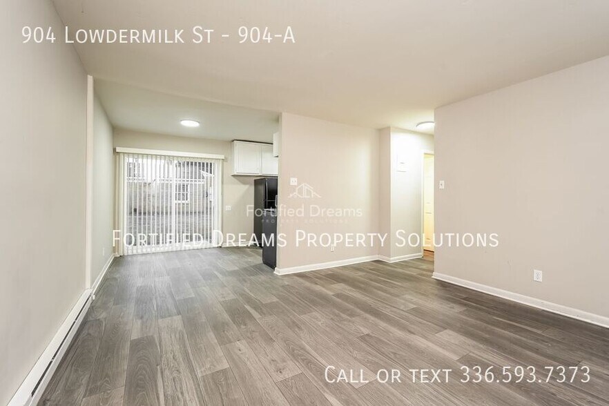Building Photo - 904 Lowdermilk St