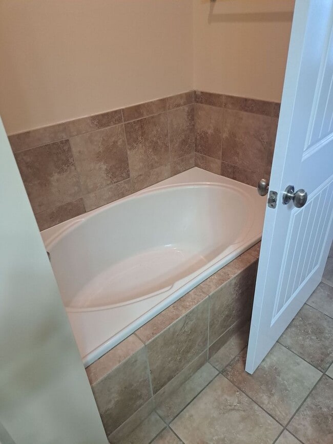 Building Photo - 2950 Palmetto Ridge Way