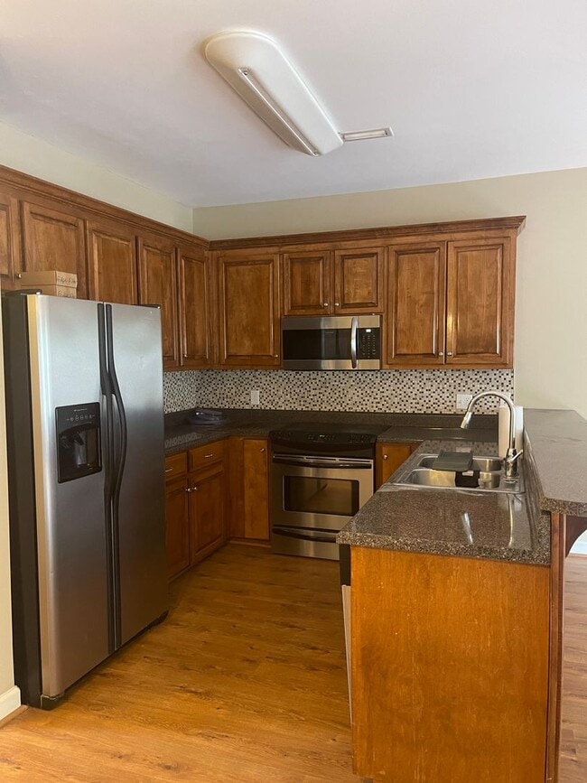 Building Photo - Eagle Landing Townhome