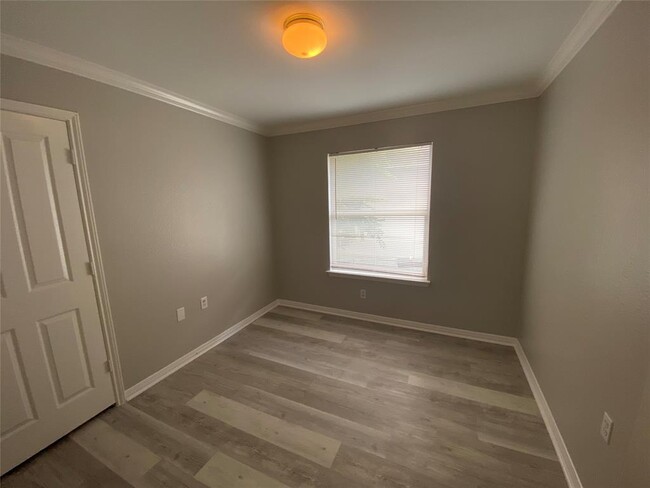 Building Photo - 5710 Lark Creek Dr