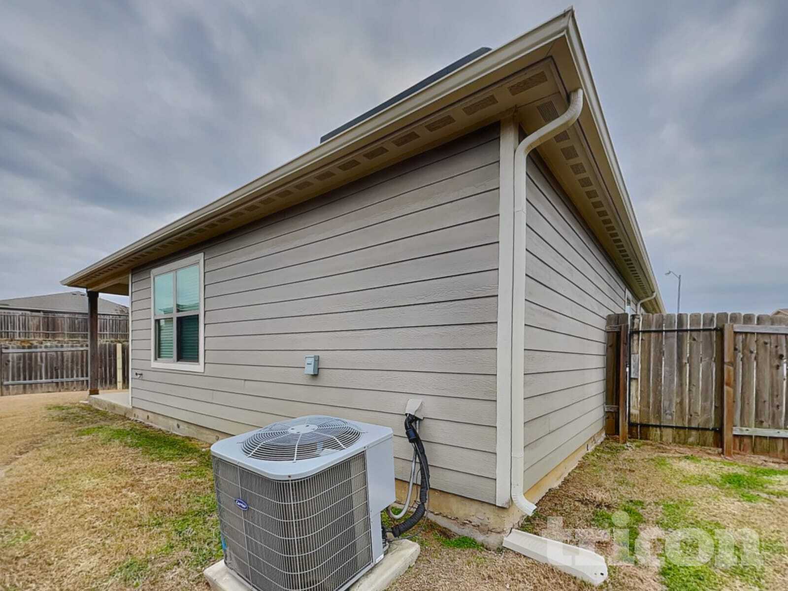 Building Photo - 14205 Open Range Dr