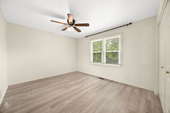 Building Photo - 1002 Hobson Dr