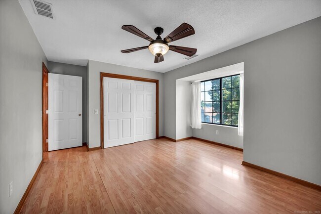 Building Photo - 48 N Mountain Rd