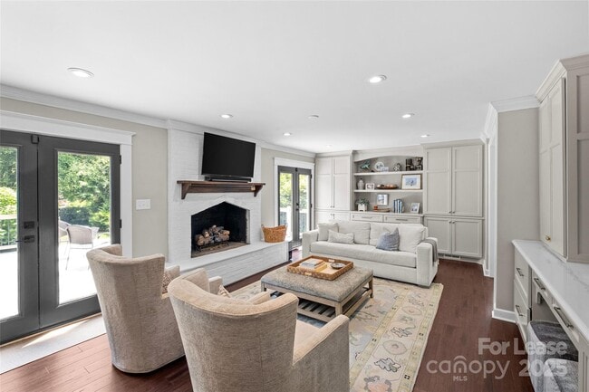 Building Photo - 2544 Ainsdale Rd