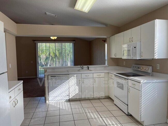 Building Photo - 1930 Grenville Ct