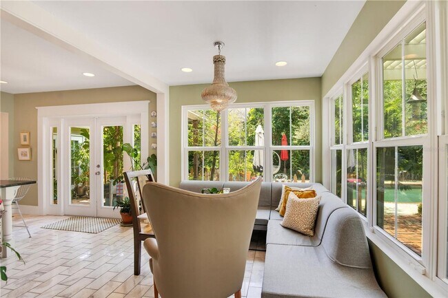 Building Photo - Queen Anne Victorian Estate