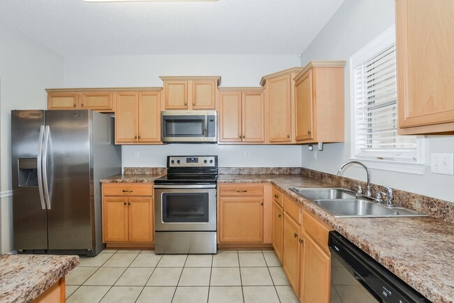 Building Photo - 120 Penny Ln