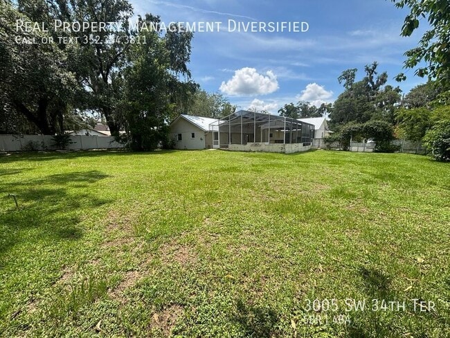 Building Photo - 3005 SW 34th Terrace