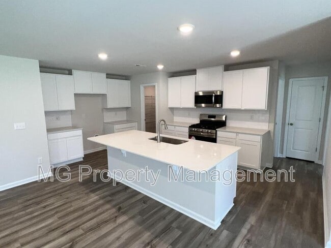 Building Photo - 1401 Woodhouse Dr