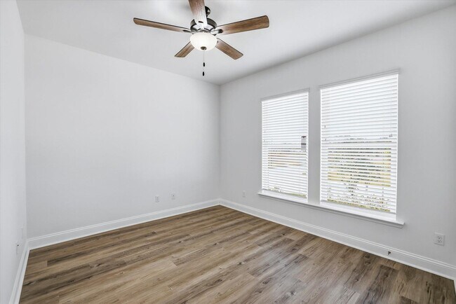 Building Photo - 201 Ursaline St