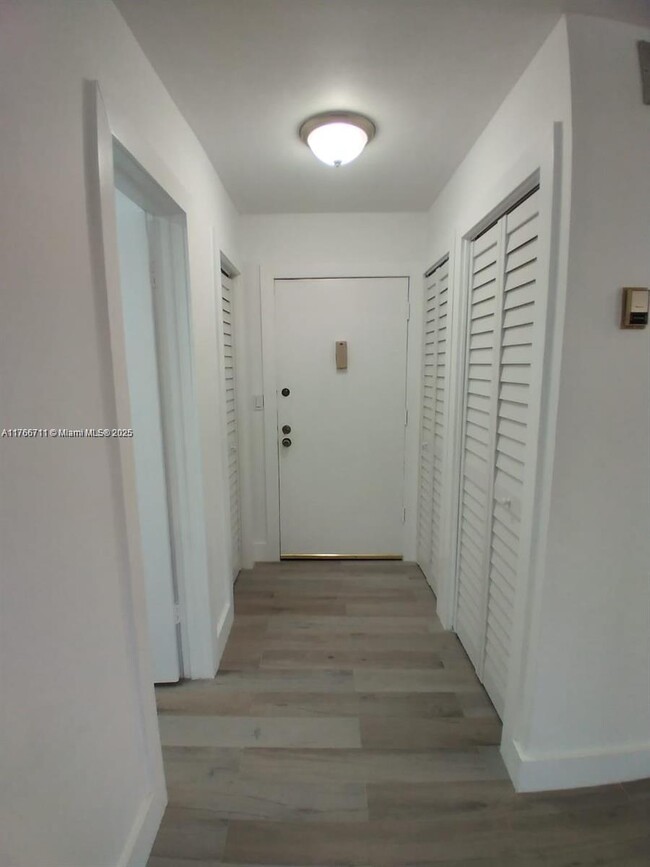 Building Photo - 5838 SW 74th Terrace