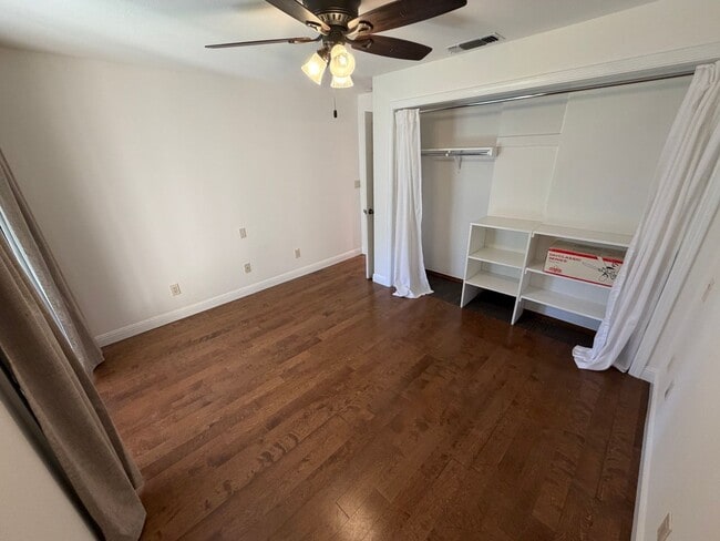 Building Photo - 2720 Larry Ln