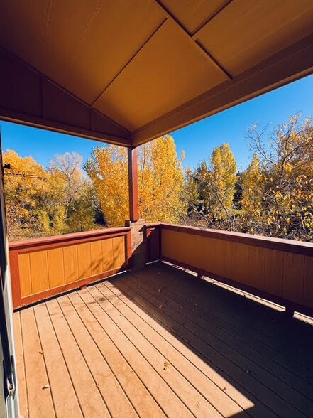 Building Photo - 1221 E Prospect Rd