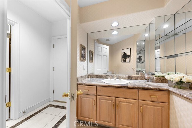 Building Photo - 779 Coral Tree Way