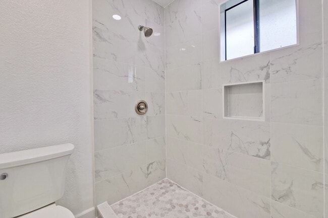 Building Photo - Welcome to this 3 bedroom 2 bath Just updated Townhome located in South San Jose.