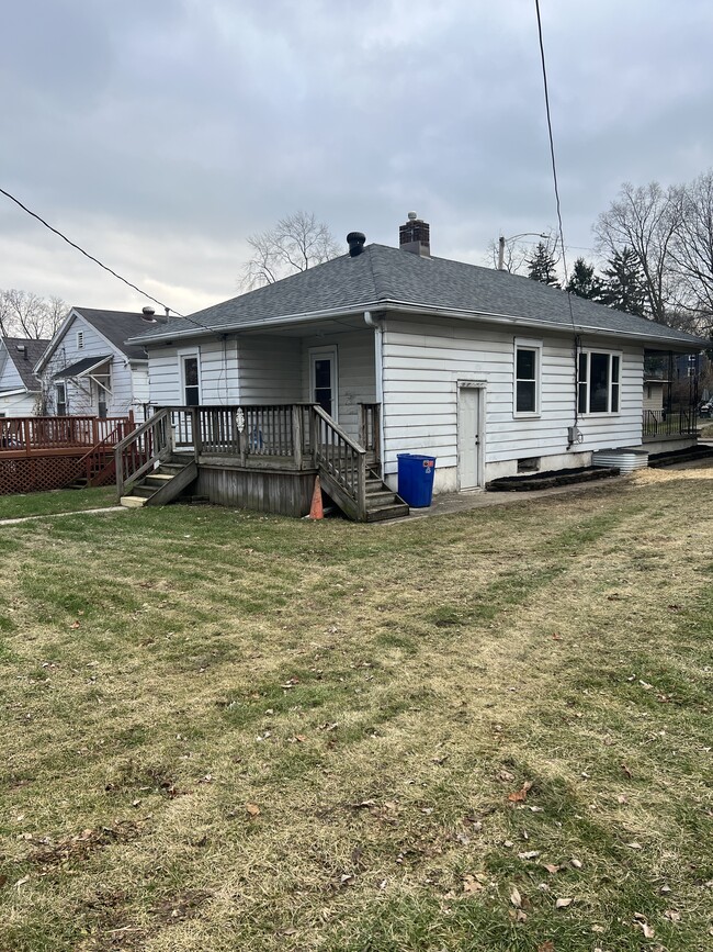 Building Photo - 517 Beckman St