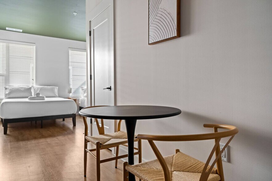 Building Photo - 3629 W Cypress St