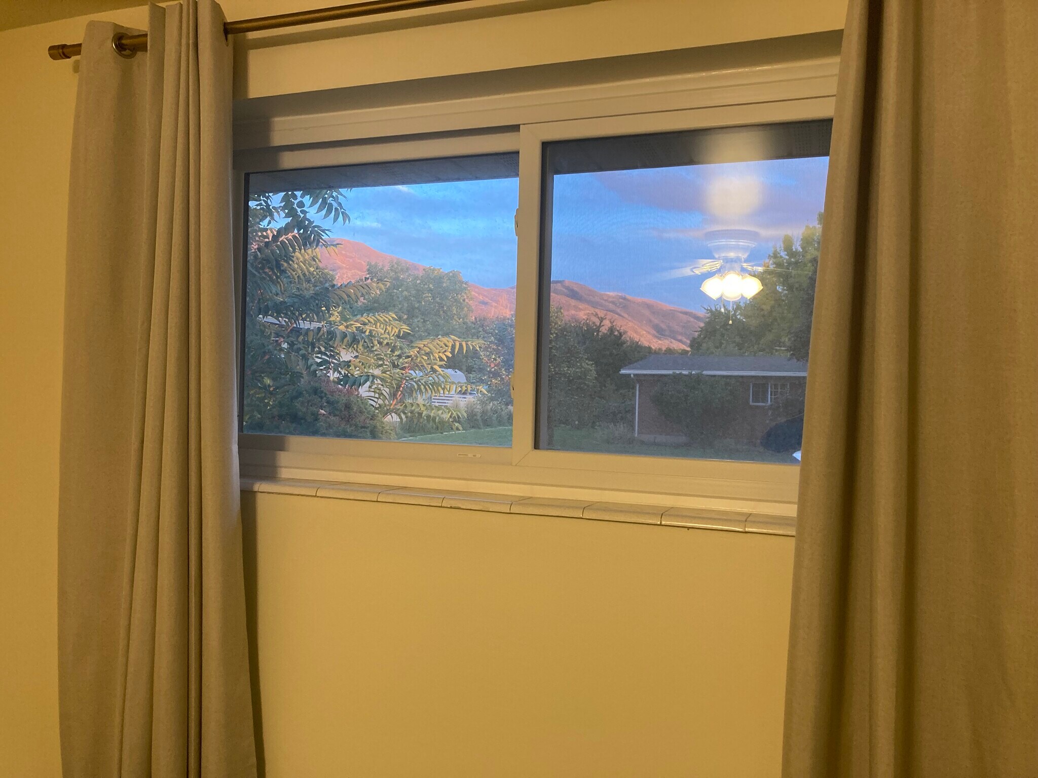 Livingroom - 615 E 250 N