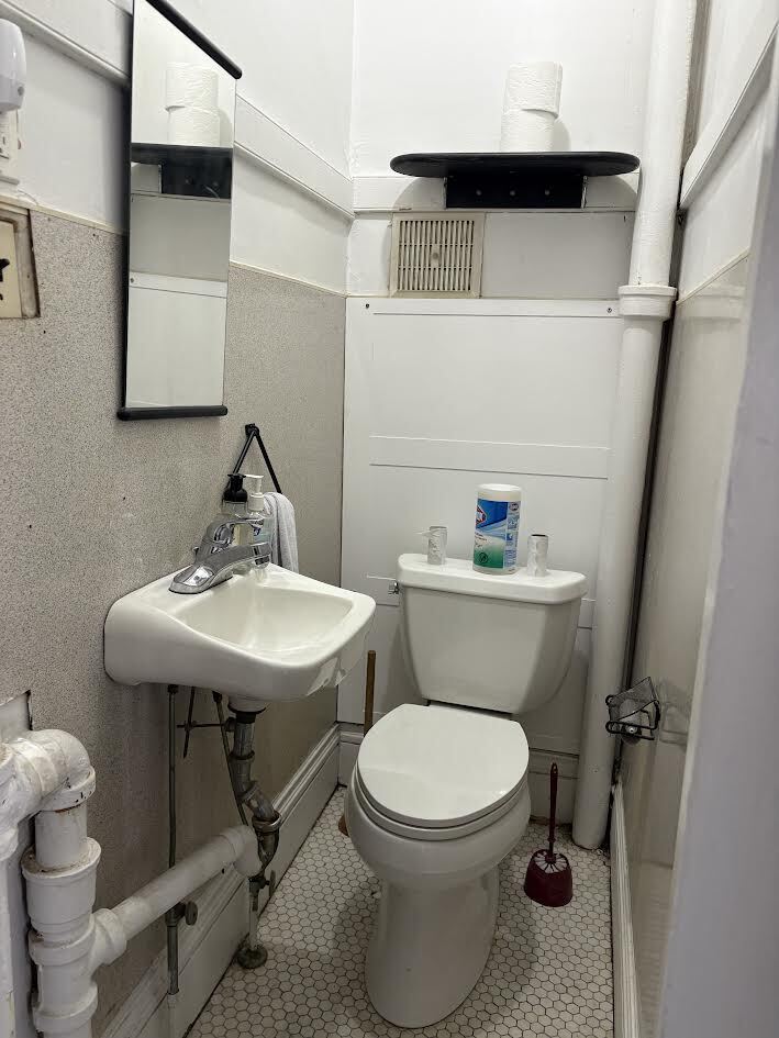 Building Photo - 11 Euston St