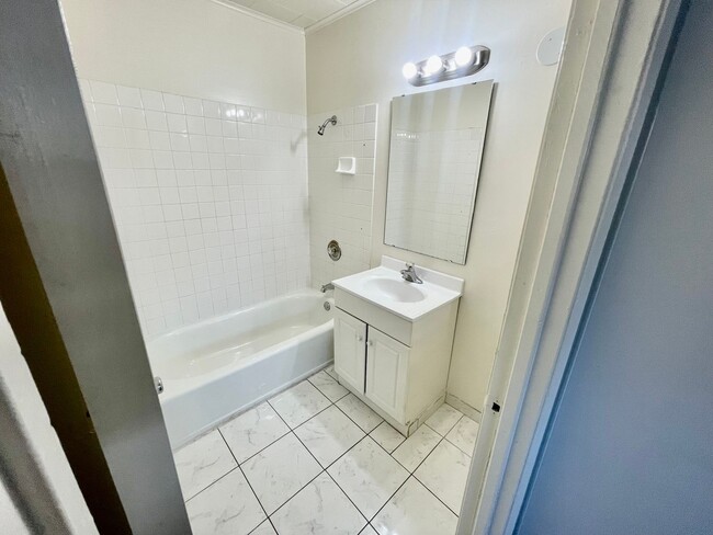 Building Photo - 397 N 15th St