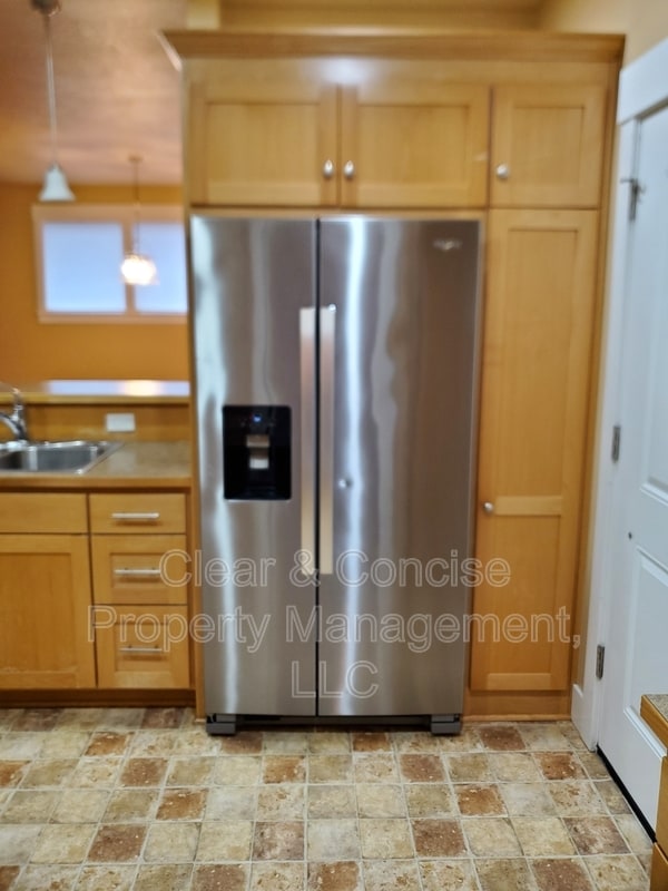 Building Photo - 920 Arcadia Dr