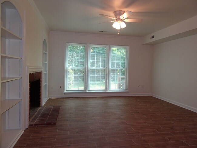 Building Photo - 118H Chippenham Dr