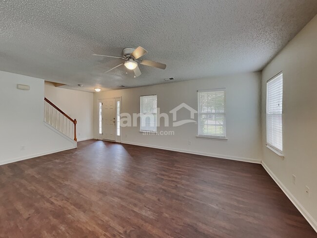 Building Photo - 125 Everett Park Dr