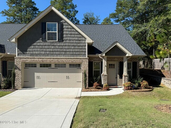 Building Photo - 300 Mashie Ct