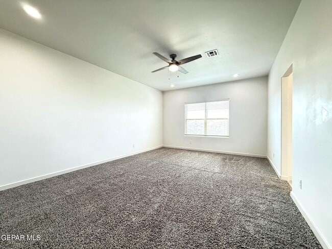 Building Photo - 7792 Enchanted Pk Dr
