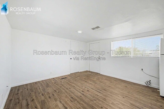 Building Photo - 6525 N Brushtail Ln