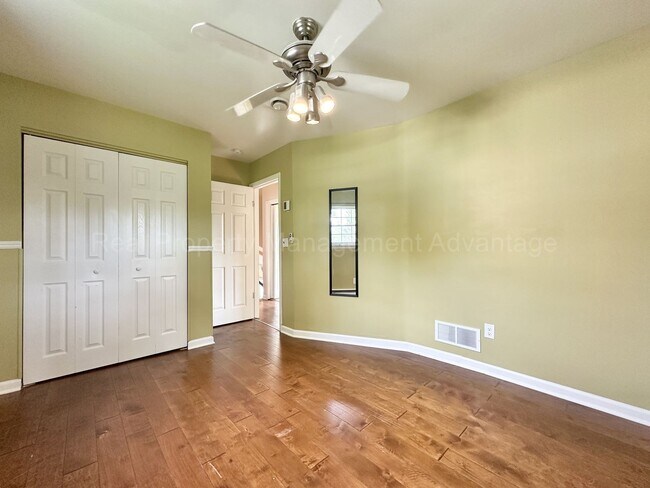 Building Photo - 574 Ardmore Dr
