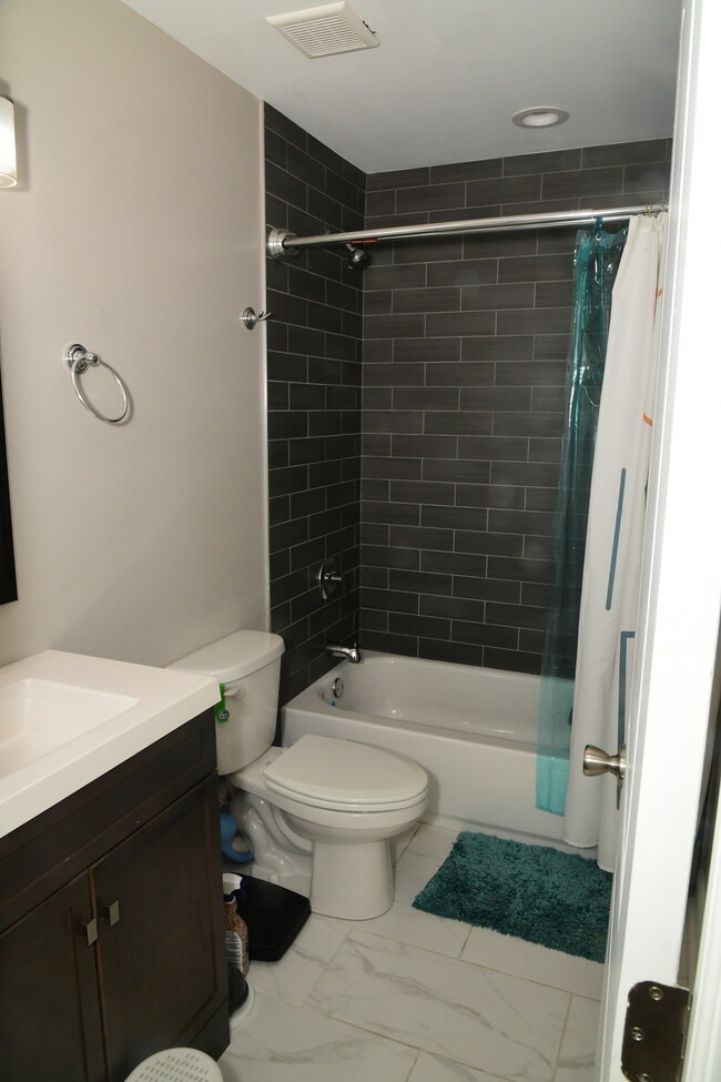 Bathroom 2 - 6256 Osage Ave