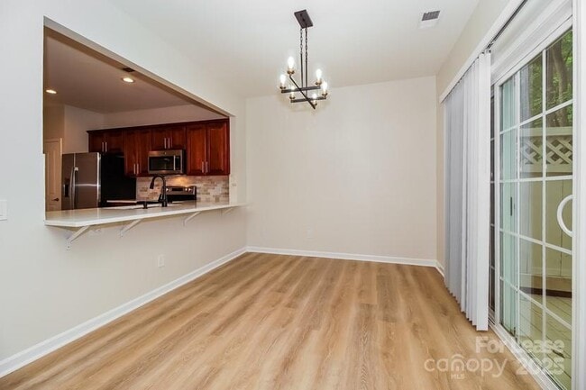 Building Photo - 10310 Blakeney Preserve Dr