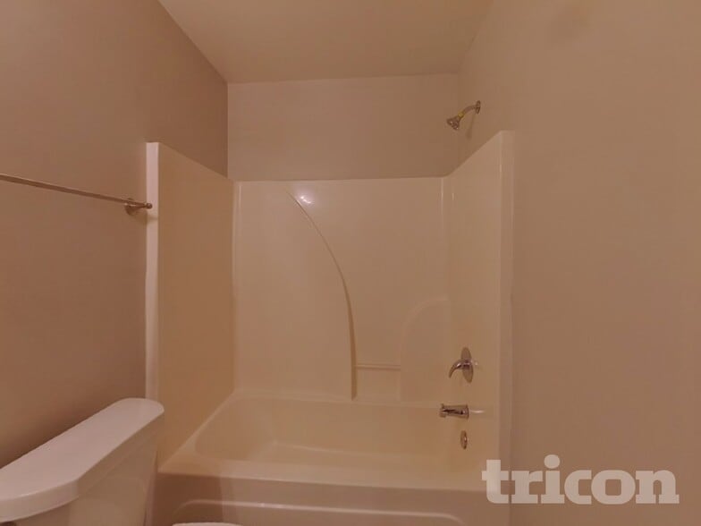 Building Photo - 920 Grass Hollow Ct