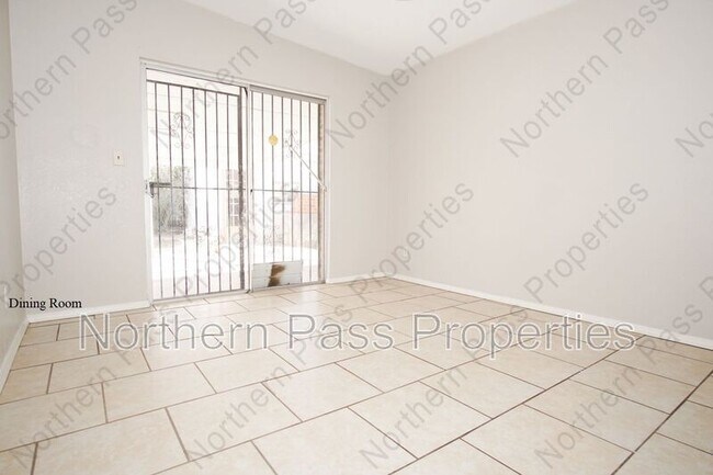 Building Photo - 10109 Milan St