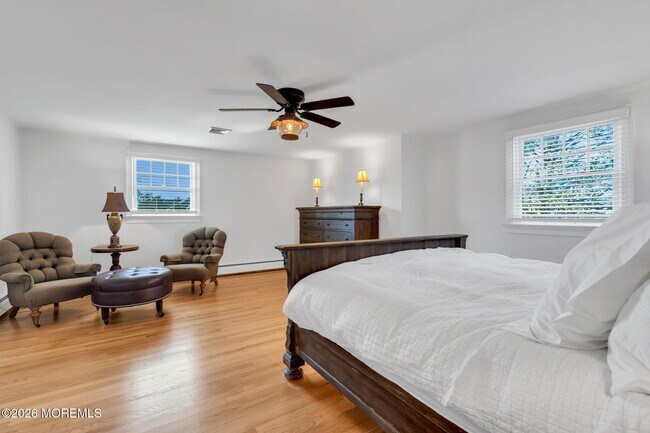 Building Photo - 723 Pitney Dr