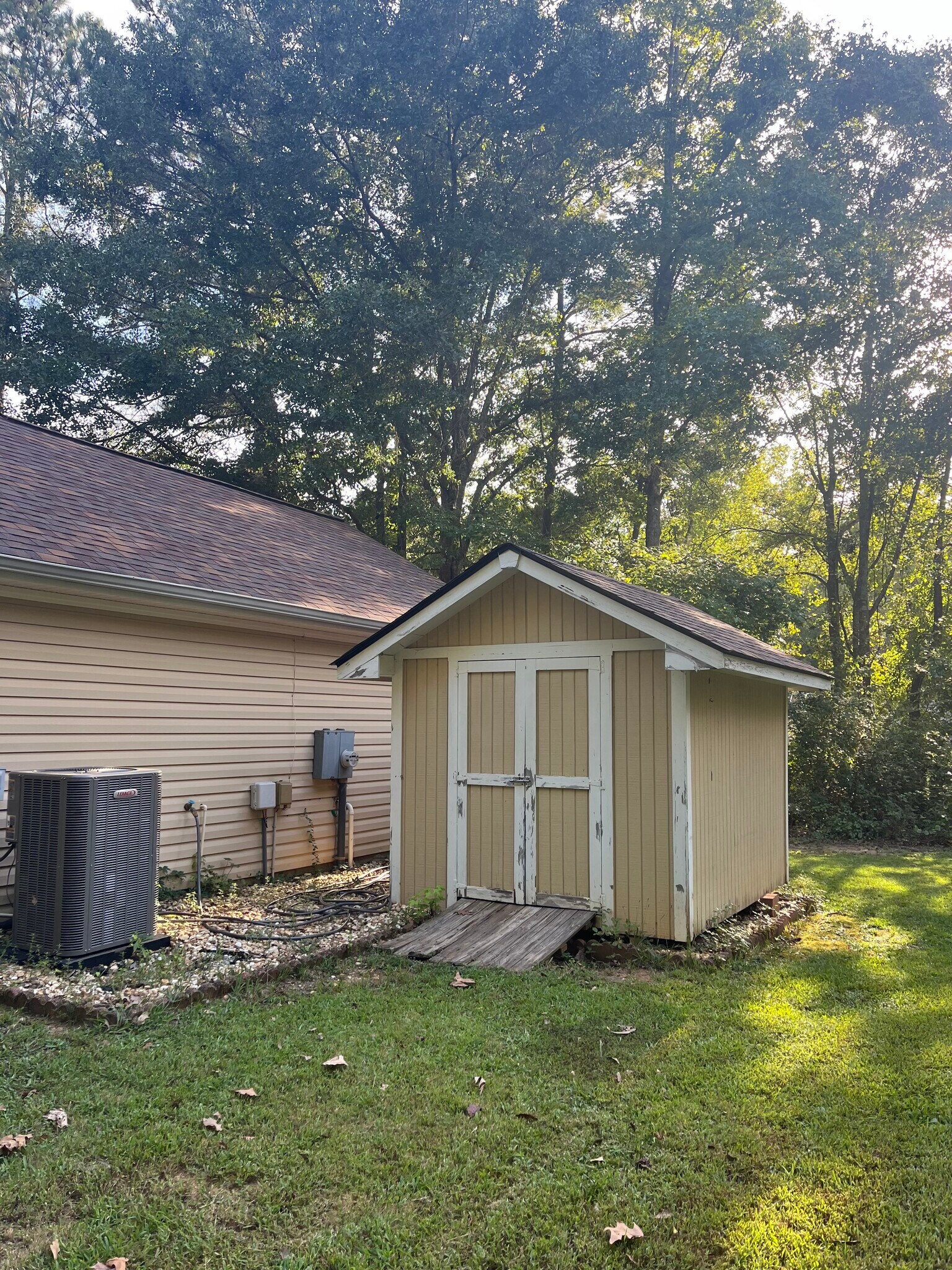 Building Photo - 180 McIntosh Estates Dr
