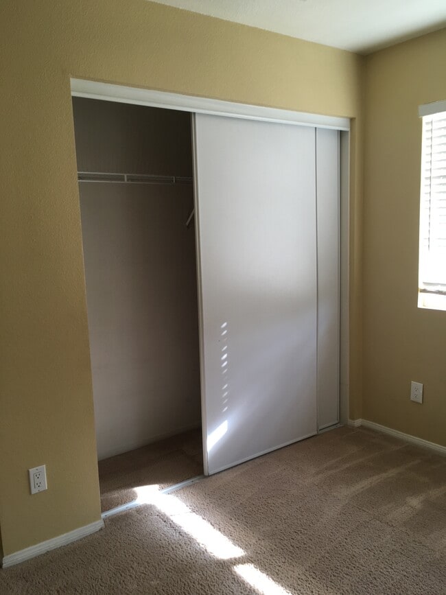 Bedroom - 460 Middlebury Ct