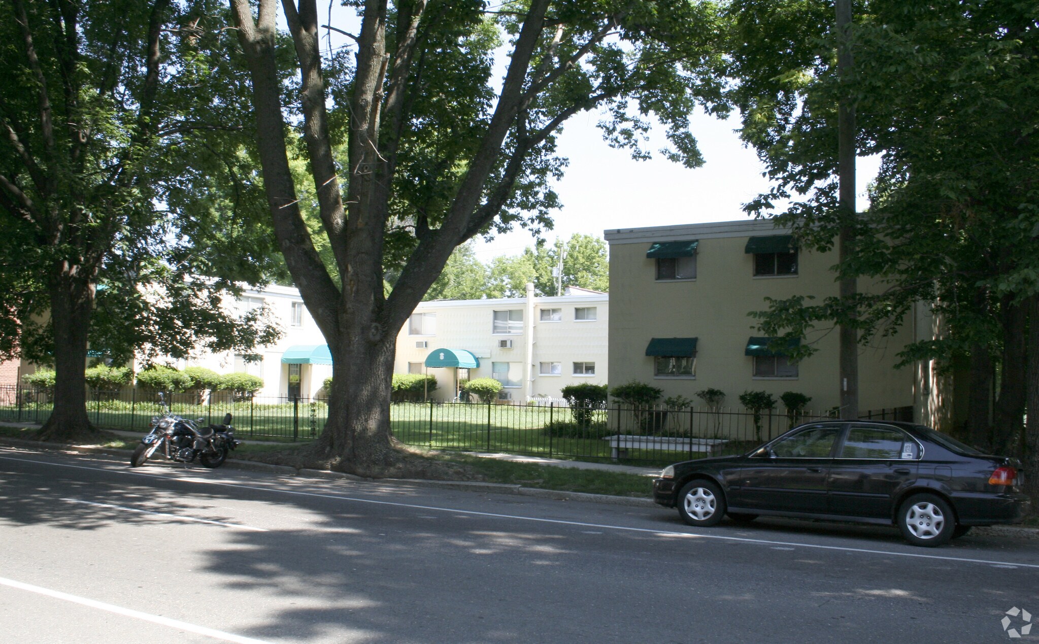 Building Photo - 3206-3212 Ellwood Ave