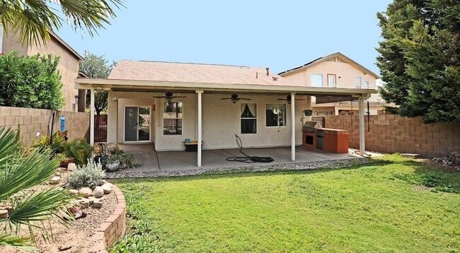 Building Photo - 3 Bedroom 2 Bathroom House