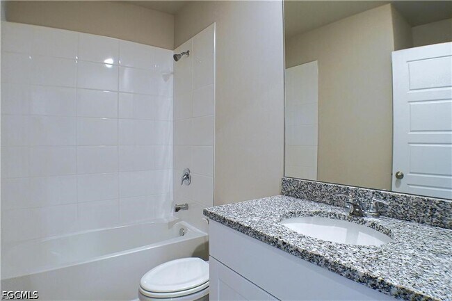 Building Photo - 44229 Saddlewood Ct