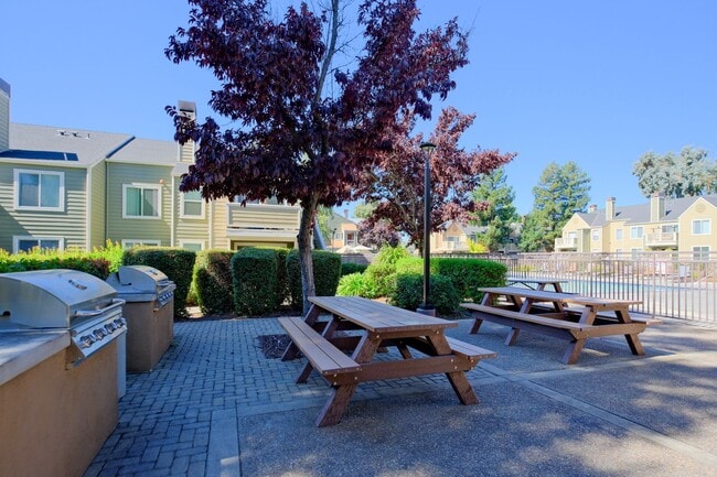 Building Photo - Fabulous 2 bedroom condo for rent in San R...