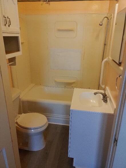 Building Photo - 2300 Elzey Ave