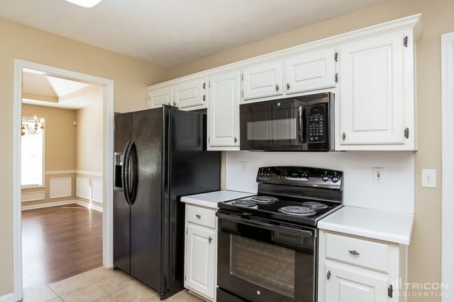 Building Photo - 3180 Willow Park Dr NE