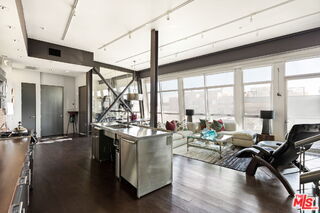 Building Photo - 1513 9th St