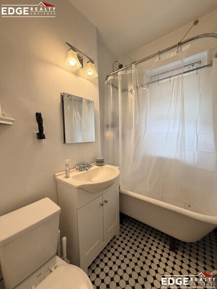 Building Photo - 120 Brainerd Rd