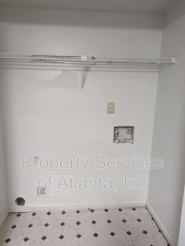 Building Photo - 4512 Golf Vista Cir