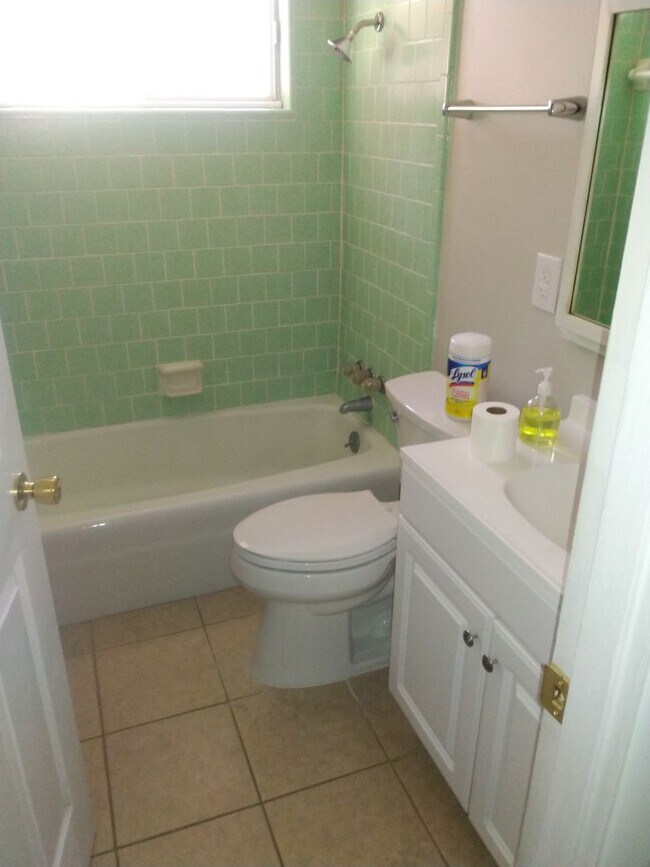 Building Photo - 10 Katherine Loop