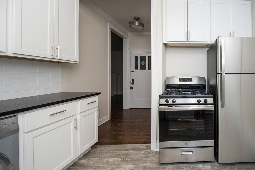 Building Photo - 1130 Maple